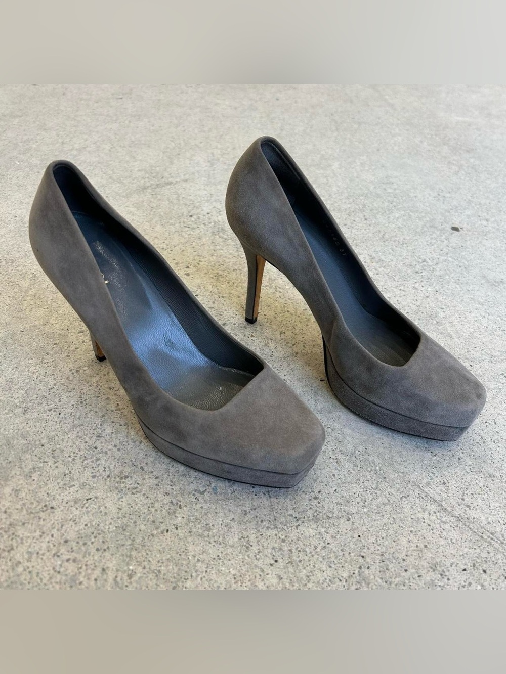 Gucci Soft Suede Platform High Heel Pumps